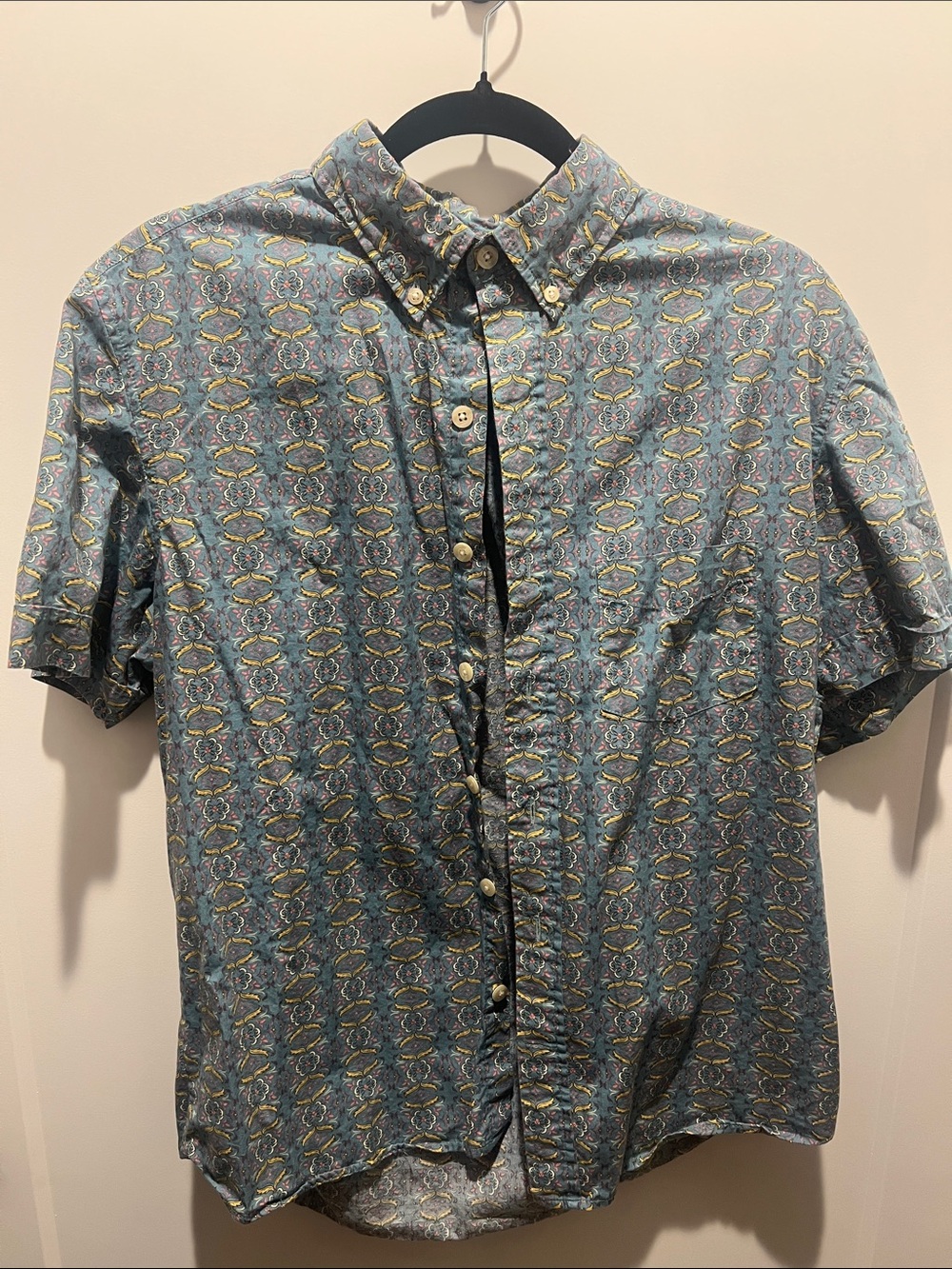 Short-Sleeve Button-Down Shirt in Blue Geo Print